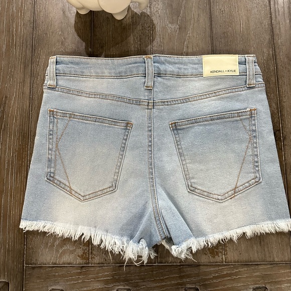 Kendall & Kylie Hipster Short - Picture 4 of 11